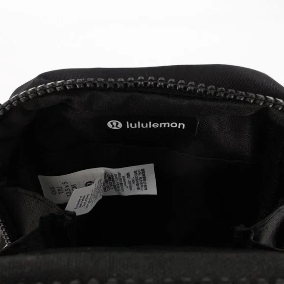 Lululemon Easy Access Crossbody Bag 1.5L Black - Picture 10 of 16